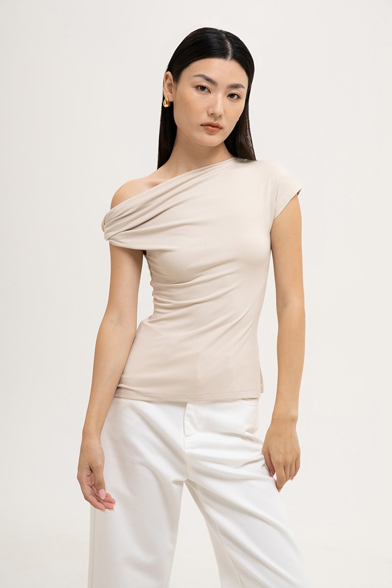 VIKKI ASYMMETRIC TWIST OFF SHOULDER TOP