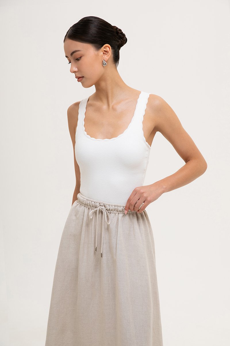 CARLY SCALLOP EDGE RIBBED TANK TOP