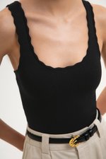CARLY SCALLOP EDGE RIBBED TANK TOP