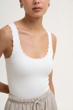 CARLY SCALLOP EDGE RIBBED TANK TOP