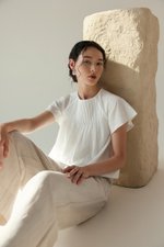 ESRA PIN TUCK FLUTTER SLEEVES TOP