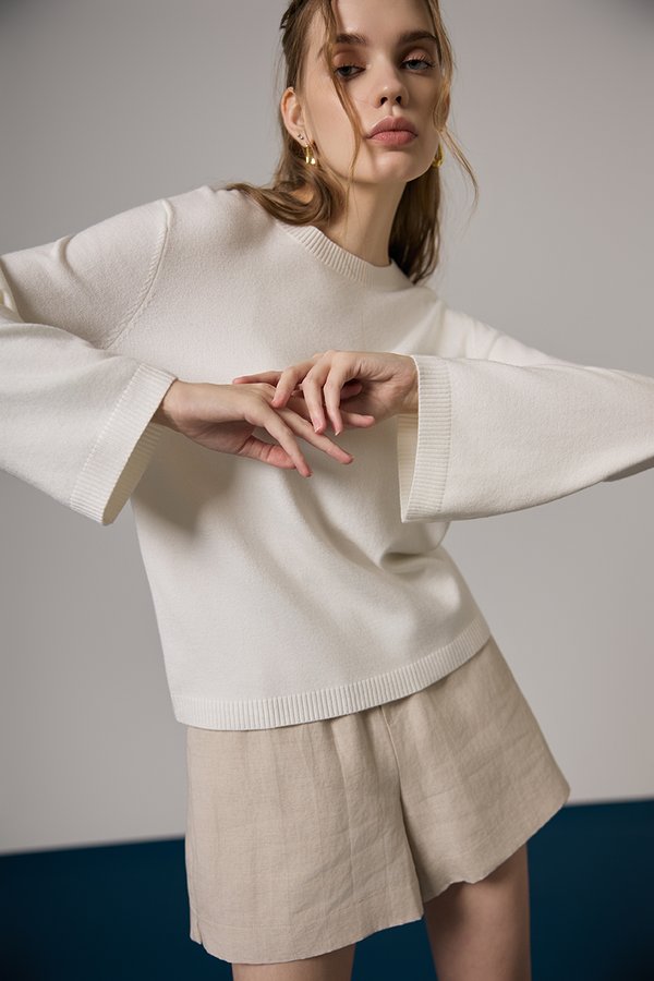 GRAZIA FLARE SLEEVED SWEATER TOP