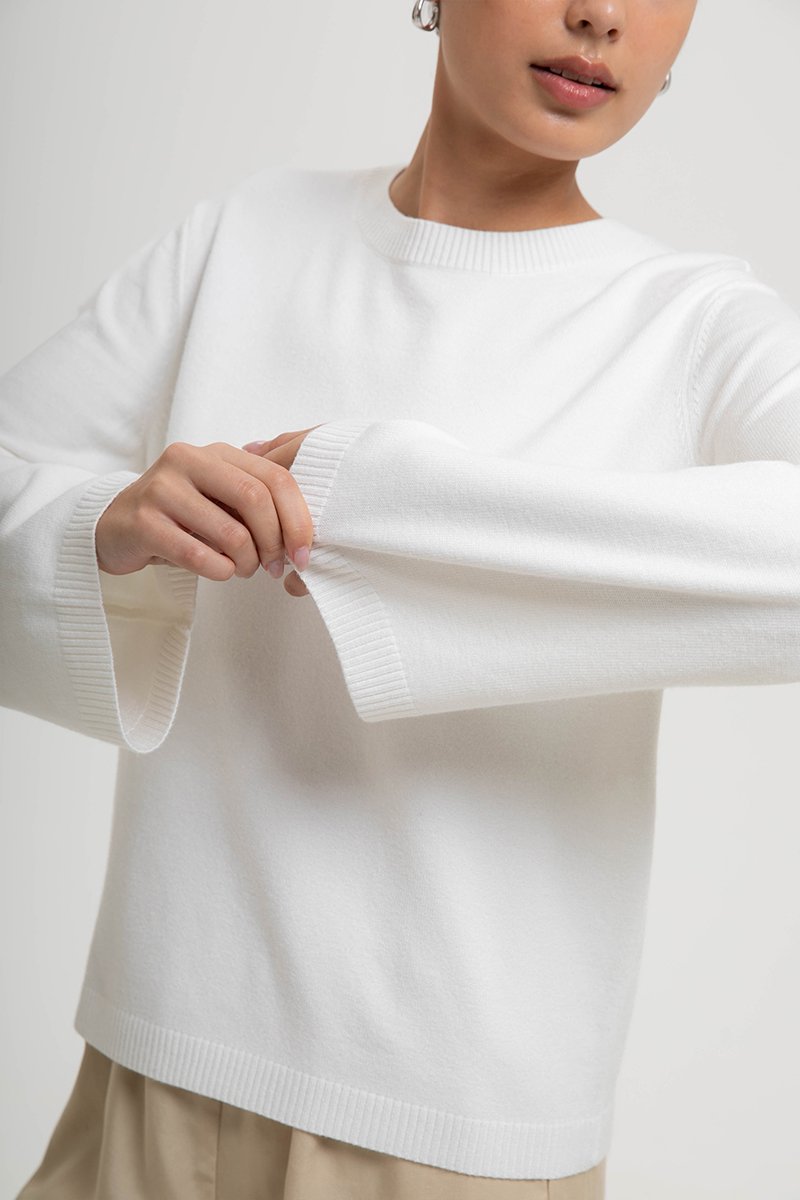 GRAZIA FLARE SLEEVED SWEATER TOP