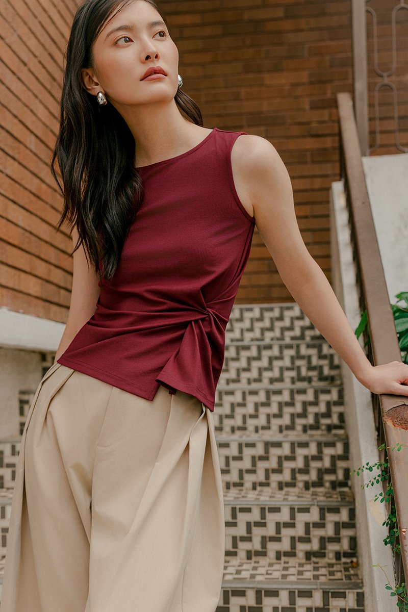 KATHY ASYMMETRIC KNOT TOP