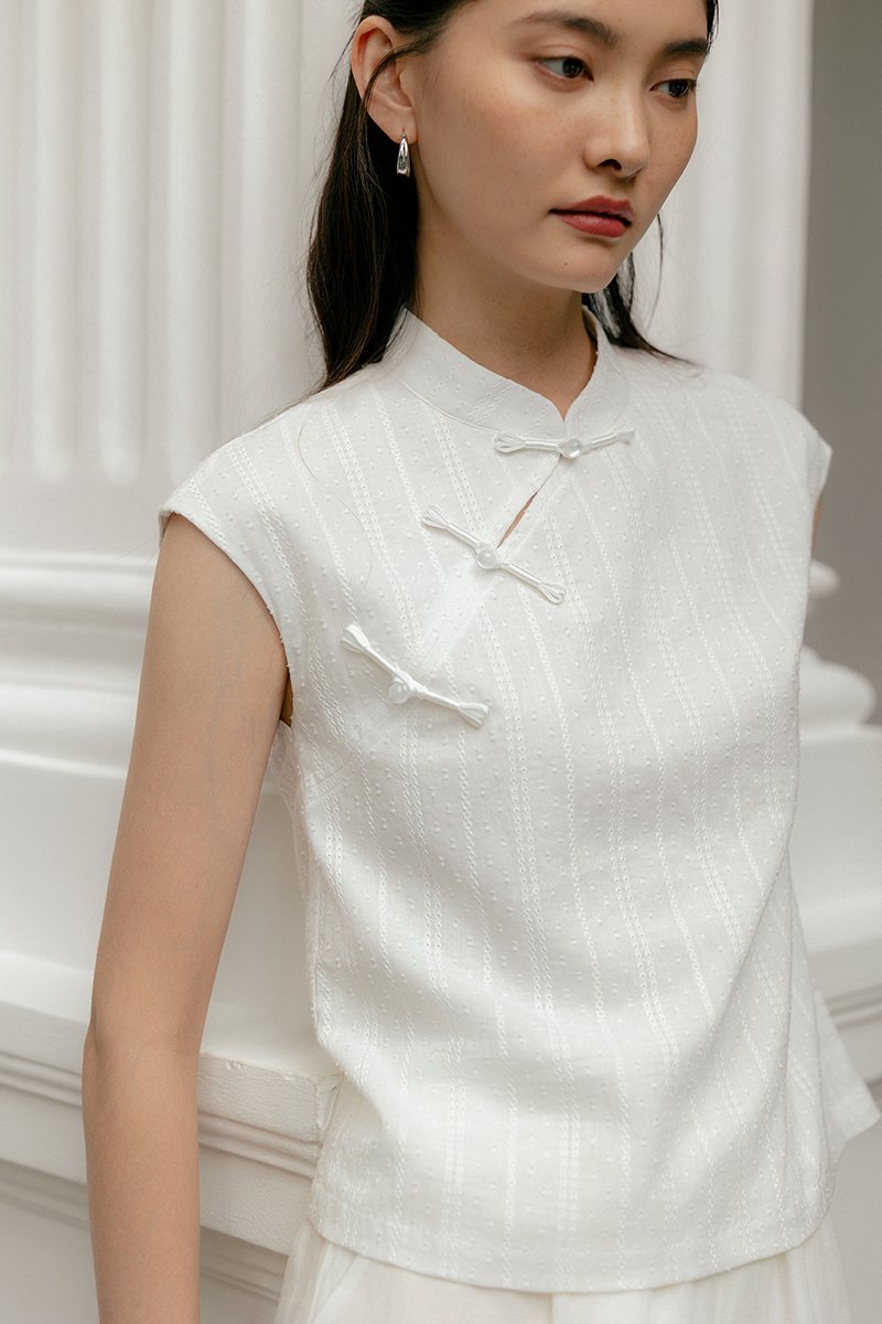 LERIN EMBROIDERED CHEONGSAM TOP