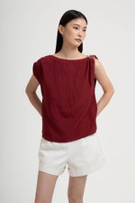 CATARINA LINEN TOP W METAL BROCHE DETAIL