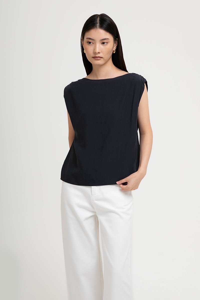 CATARINA LINEN TOP W METAL BROCHE DETAIL