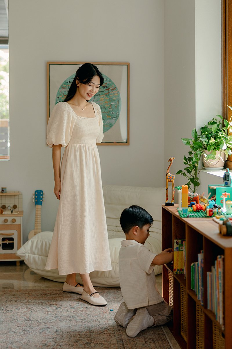 CASIE PUFF SLEEVE SMOCKED MIDI DRESS