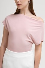 RACHAEL OFF SHOULDER TEE