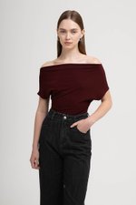 RACHAEL OFF SHOULDER TEE