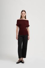 RACHAEL OFF SHOULDER TEE