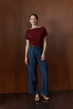 RACHAEL OFF SHOULDER TEE