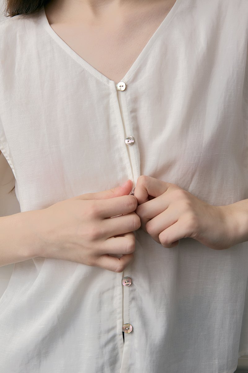 MIKA BUTTONDOWN LINEN TOP