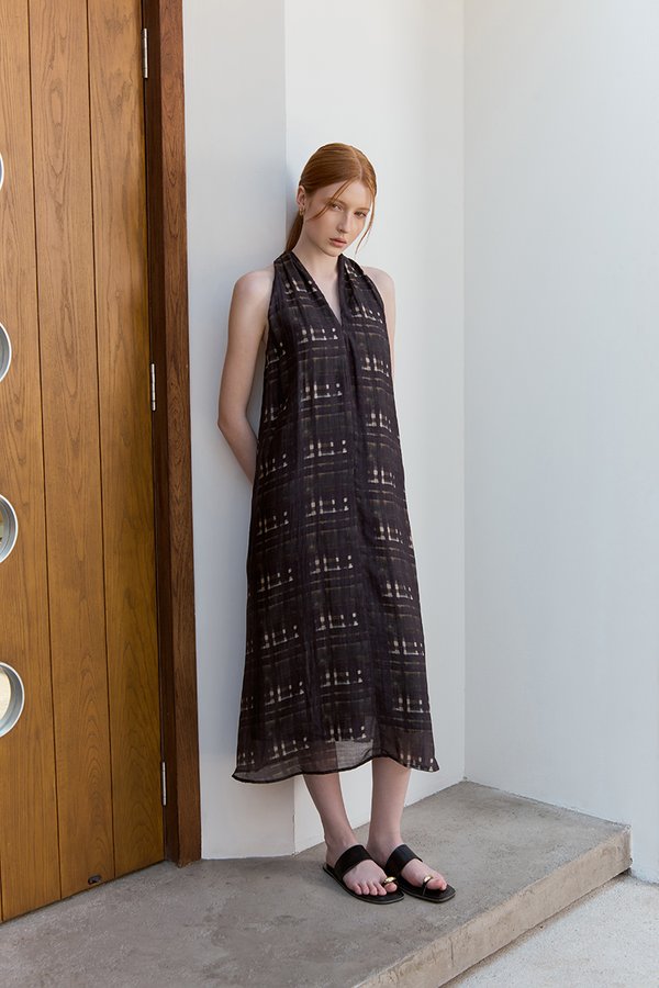 KRISTINE ABSTRACT PRINT HALTER MIDI DRESS W SASH