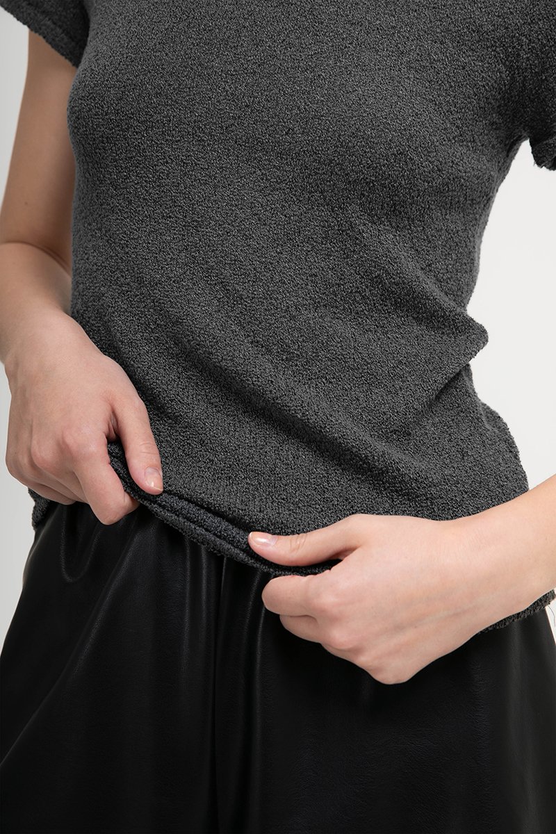 LEONE CREW NECK KNIT TOP