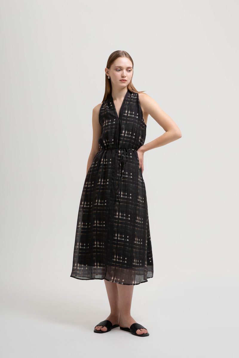 KRISTINE ABSTRACT PRINT HALTER MIDI DRESS W SASH