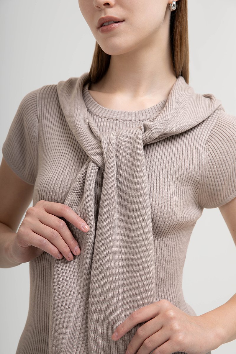 AMERSON RIBBED KNIT TOP W DETACHABLE SCARF