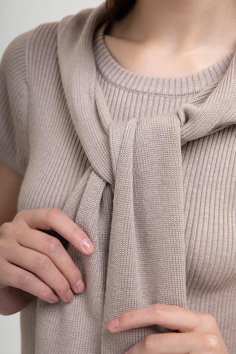 AMERSON RIBBED KNIT TOP W DETACHABLE SCARF