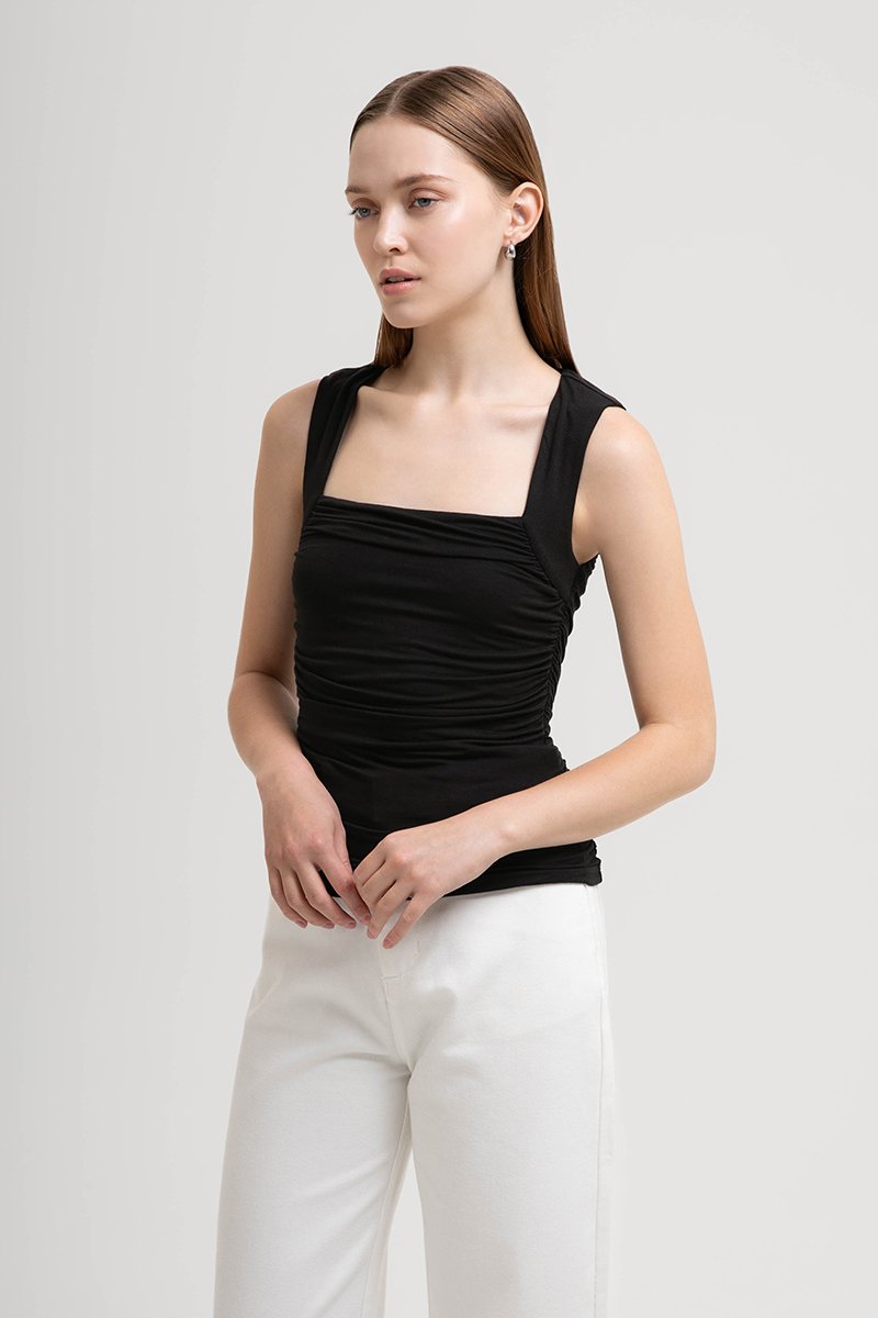 BETTY RUCHED MODAL TOP