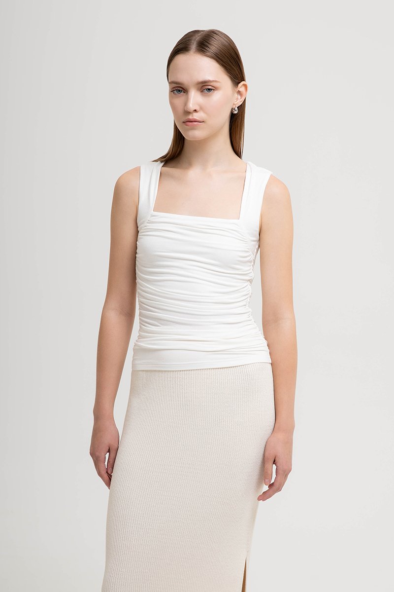 BETTY RUCHED MODAL TOP