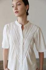 KEIYA BUTTONDOWN LACE TRIM MUSLIN TOP