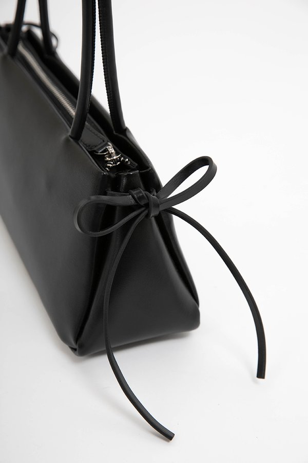 MARLA RIBBON TRAPEZE SHOULDER BAG