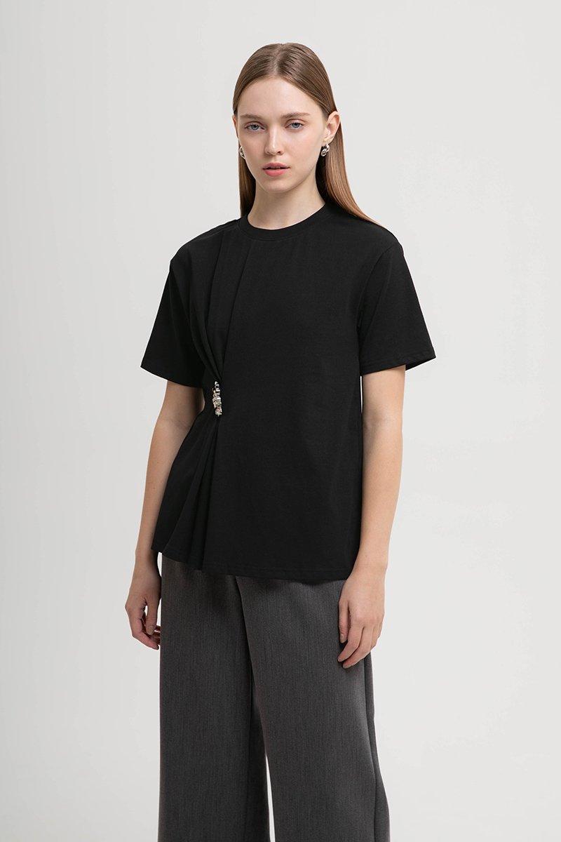 KATRINE RUCHED TEE W REMOVABLE BROOCH