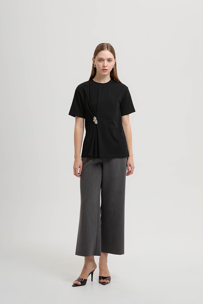 KATRINE RUCHED TEE W REMOVABLE BROOCH