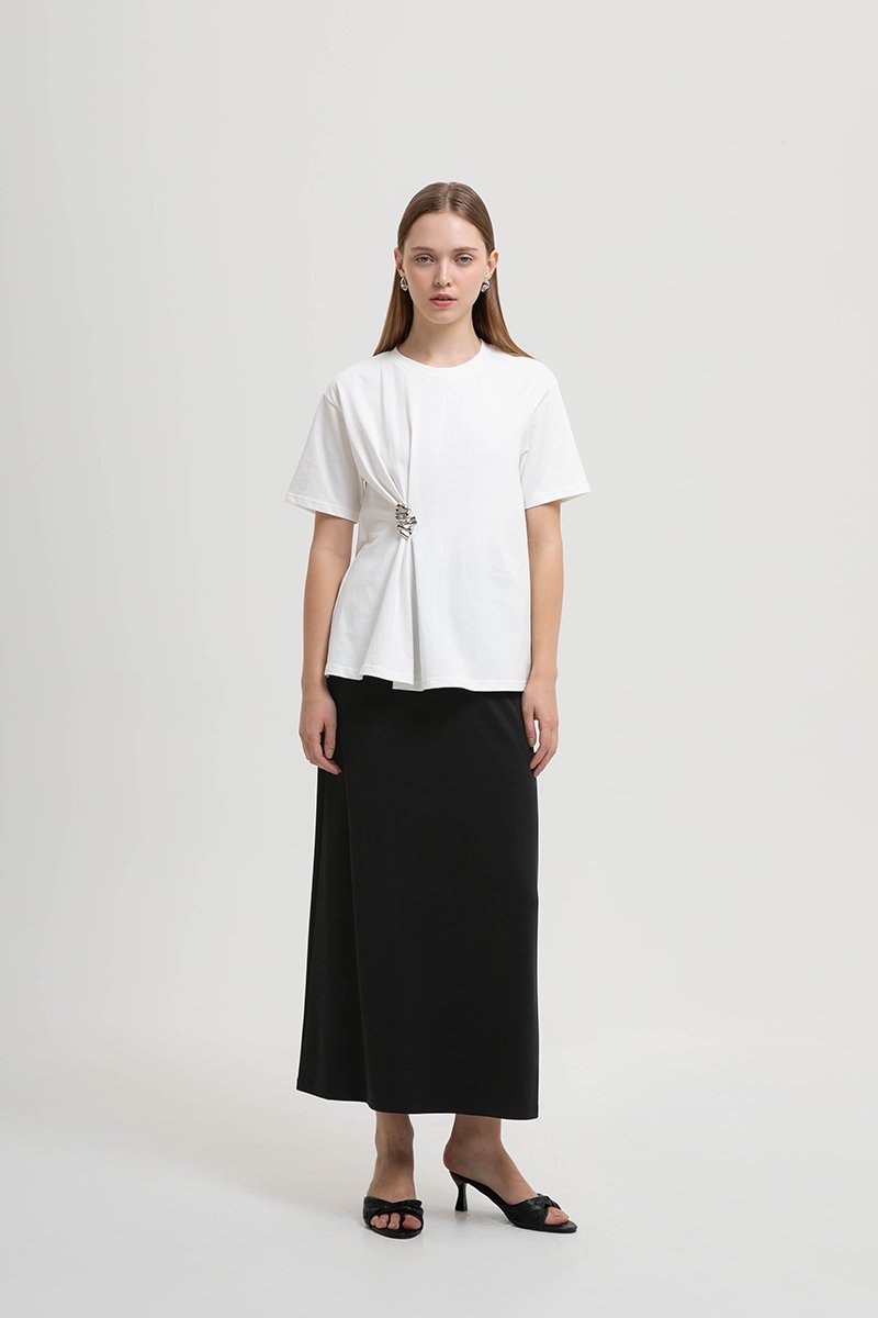 KATRINE RUCHED TEE W REMOVABLE BROOCH
