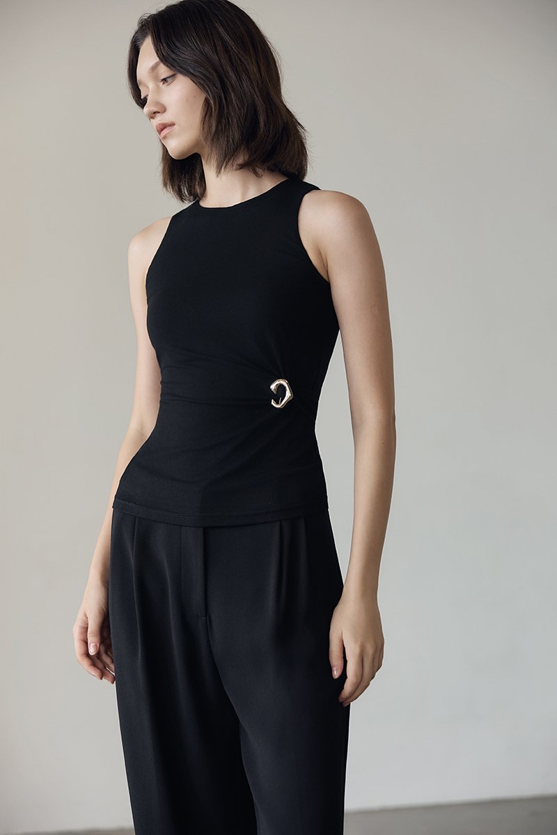 DANI MODAL TANK W/ DETACHABLE BROOCH