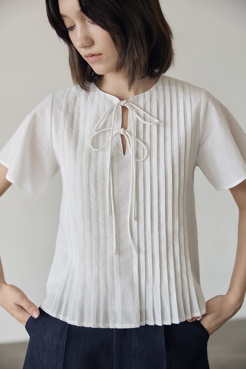 KARISSA PLEATED FLUTTER SLEEVE TOP