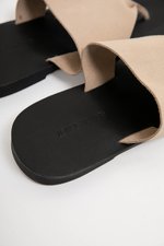 KHLOE THONG LEATHER SANDALS