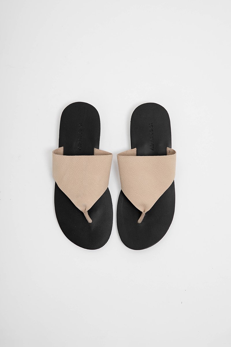 KHLOE THONG LEATHER SANDALS