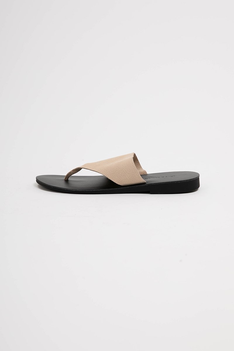 KHLOE THONG LEATHER SANDALS