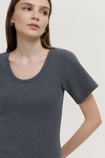 RISSA STRUCTURED RIBBED TEE