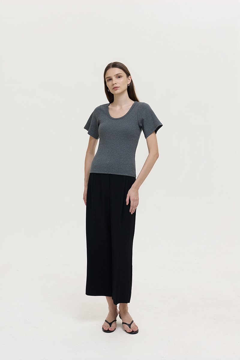 RISSA STRUCTURED RIBBED TEE