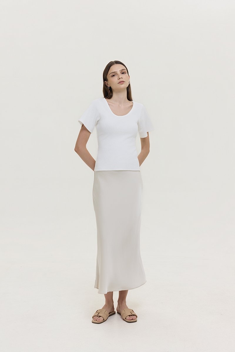 RISSA STRUCTURED RIBBED TEE