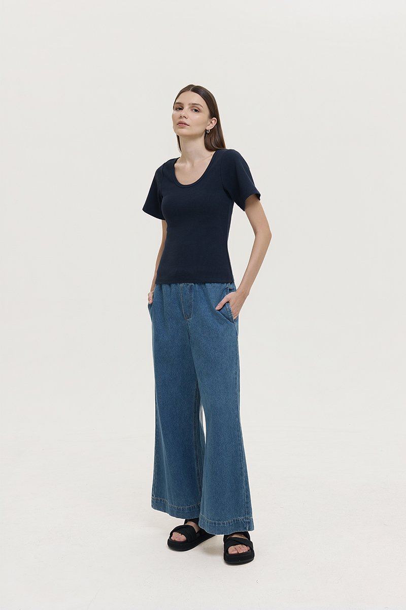 RISSA STRUCTURED RIBBED TEE
