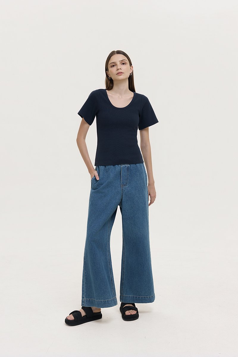RISSA STRUCTURED RIBBED TEE