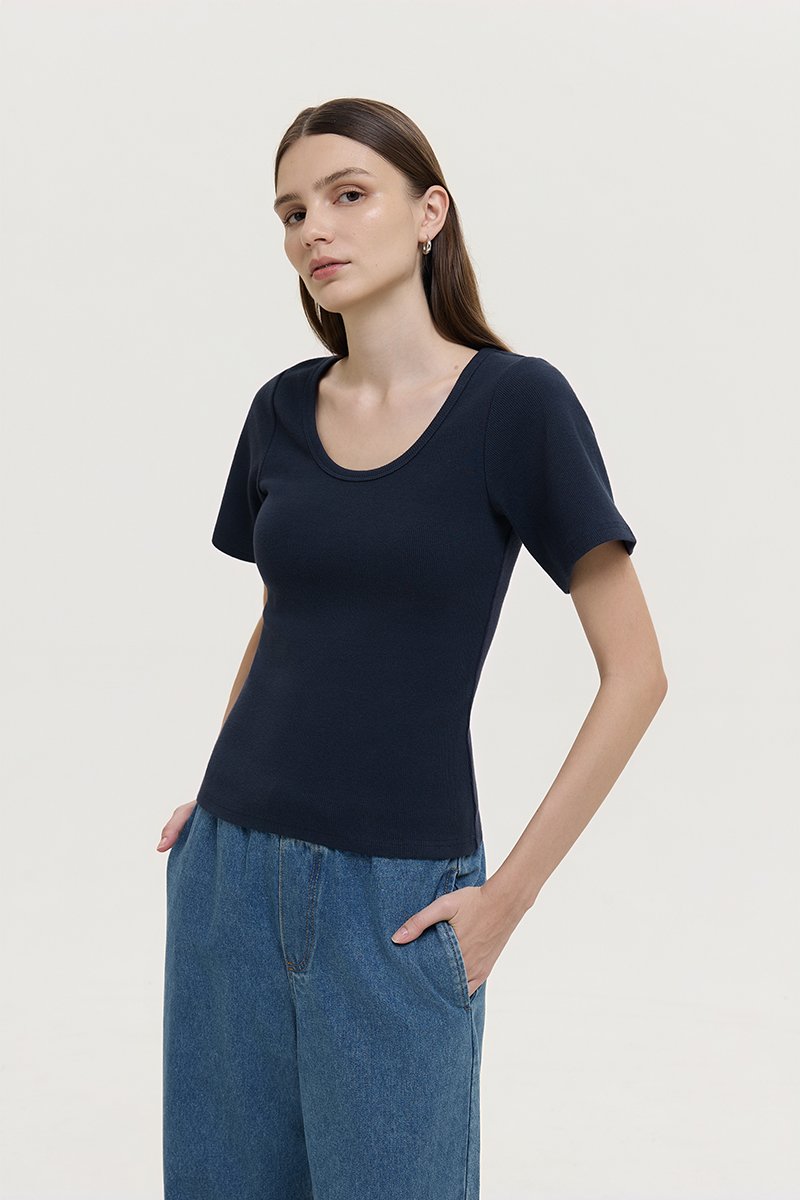 RISSA STRUCTURED RIBBED TEE