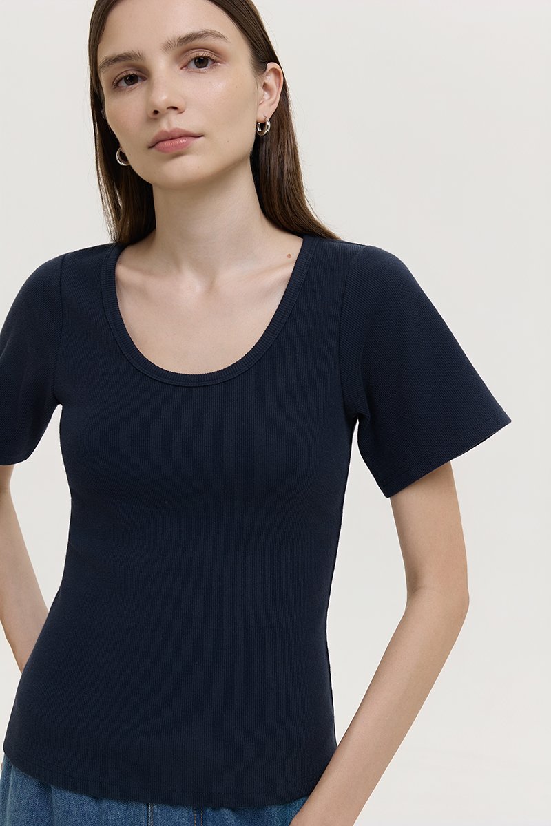 RISSA STRUCTURED RIBBED TEE