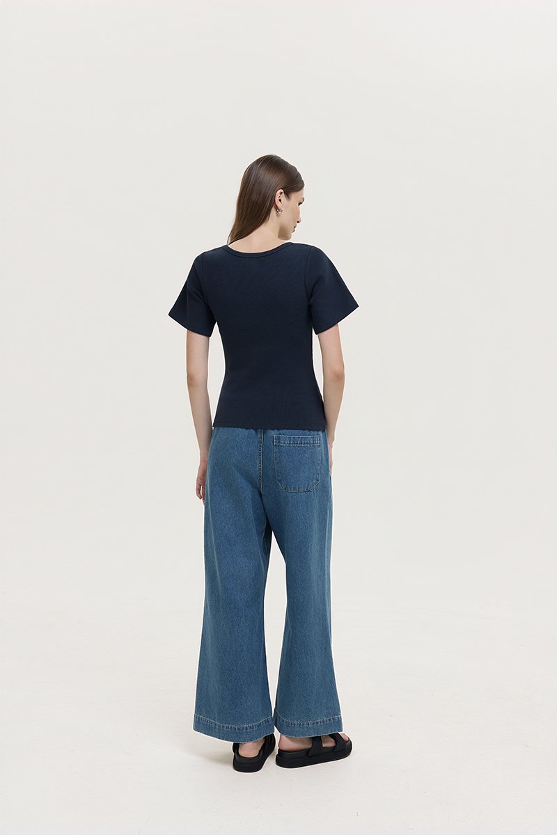 RISSA STRUCTURED RIBBED TEE