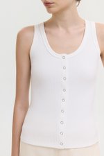 CARMEL BUTTONDOWN SCOOP NECK TANK