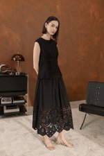 NICOLINE EMBROIDERY EYELET SKIRT