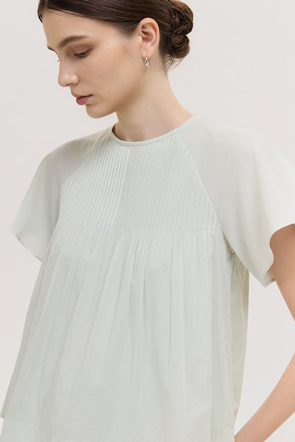 ESRA PIN TUCK FLUTTER SLEEVES TOP