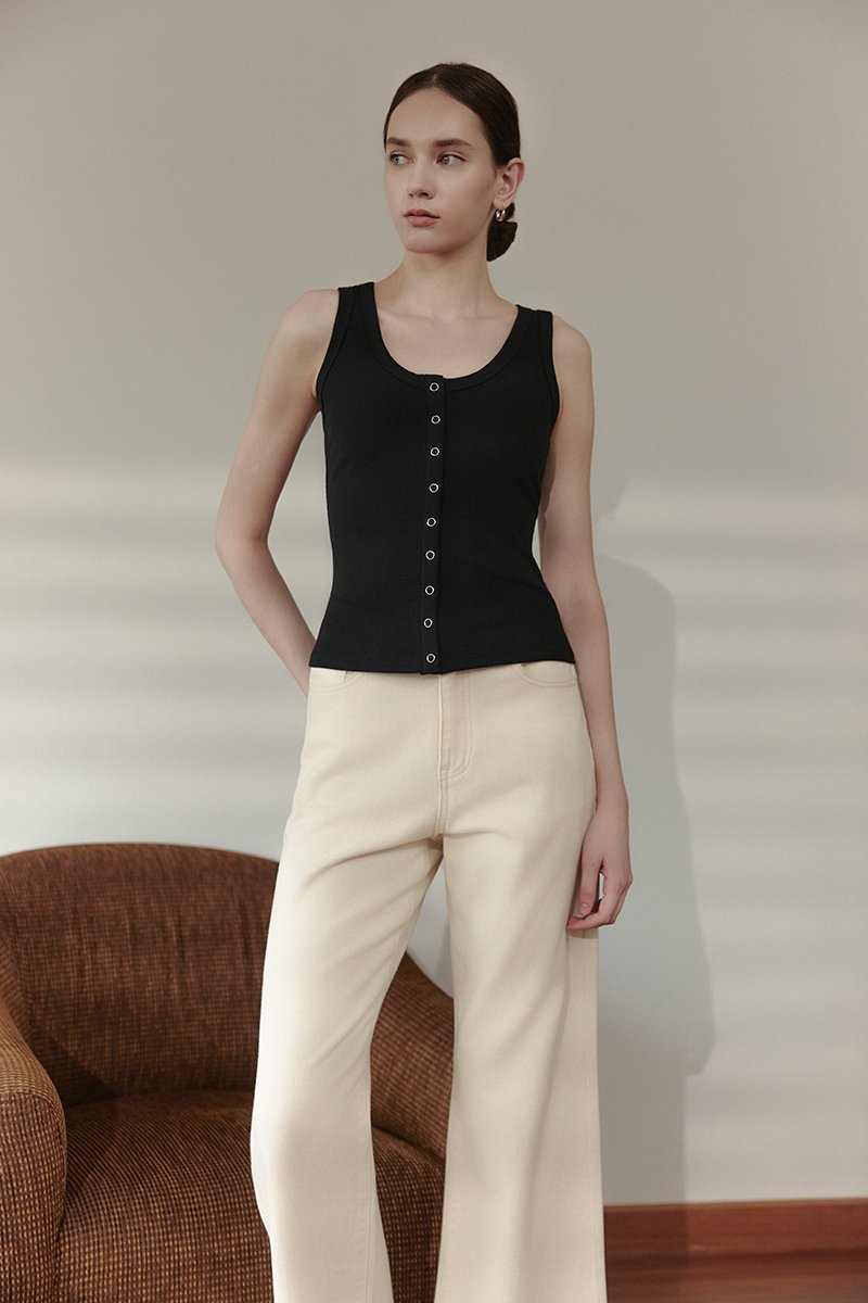 CARMEL BUTTONDOWN SCOOP NECK TANK