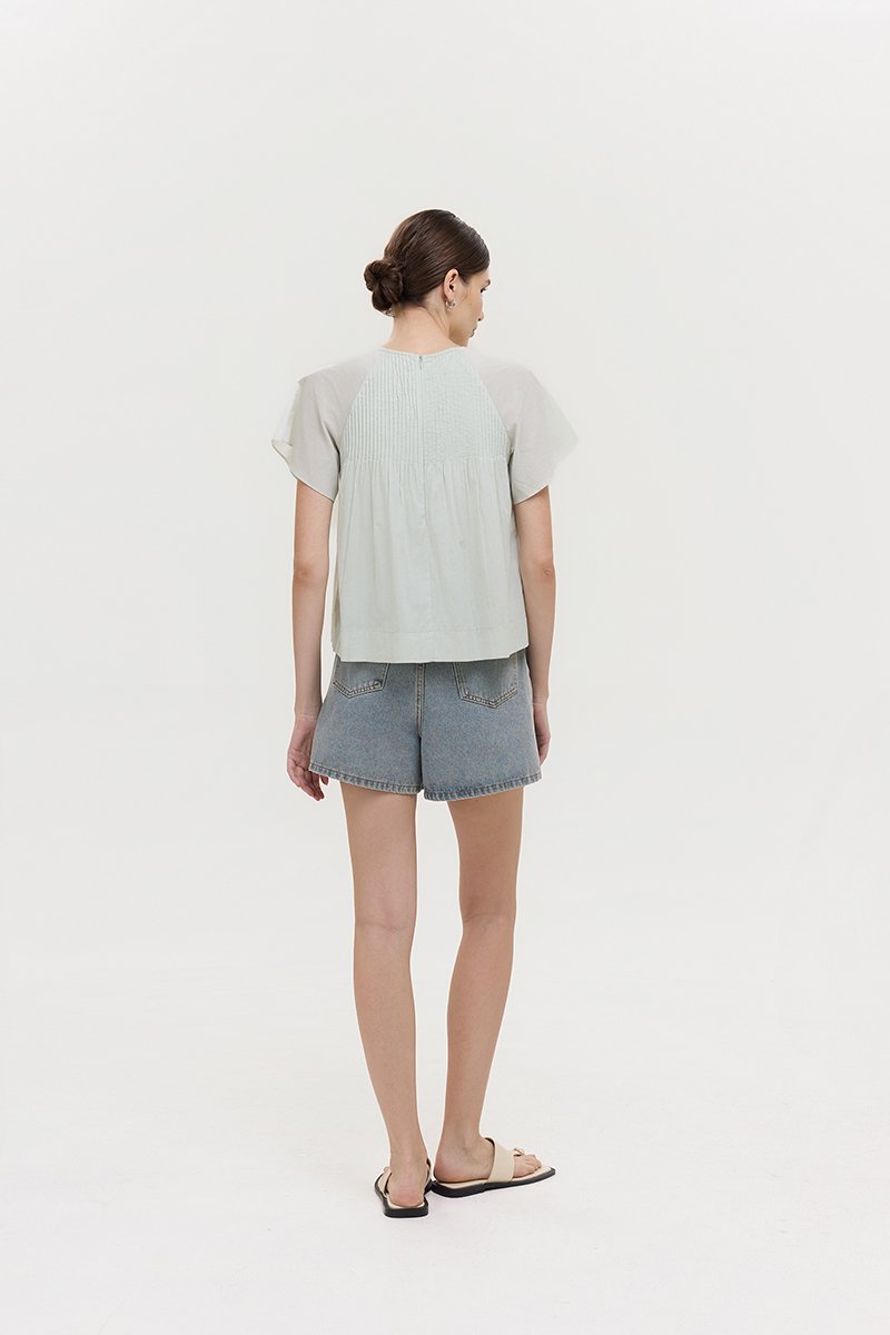 ESRA PIN TUCK FLUTTER SLEEVES TOP