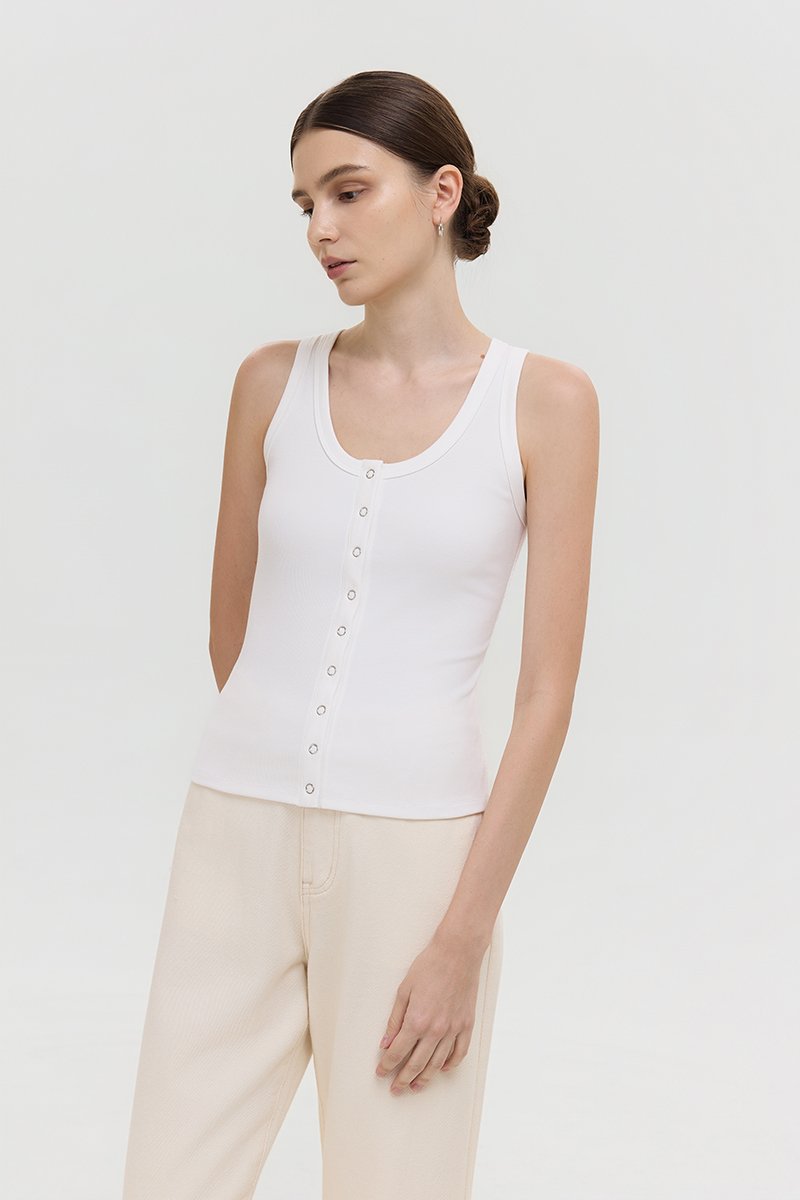CARMEL BUTTONDOWN SCOOP NECK TANK
