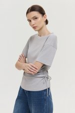 IZZY SIDE RUCHED TEE