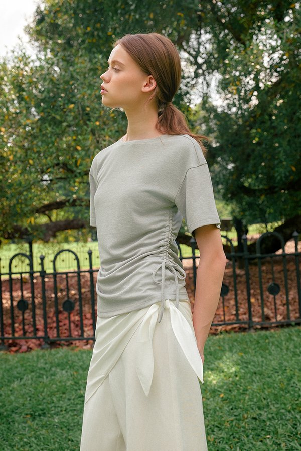 IZZY SIDE RUCHED TEE